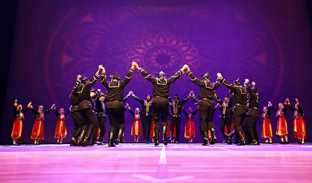 BÜYÜKŞEHİR HALK DANSLARI TOPLULUĞU'NDAN UNUTULMAZ FİNAL