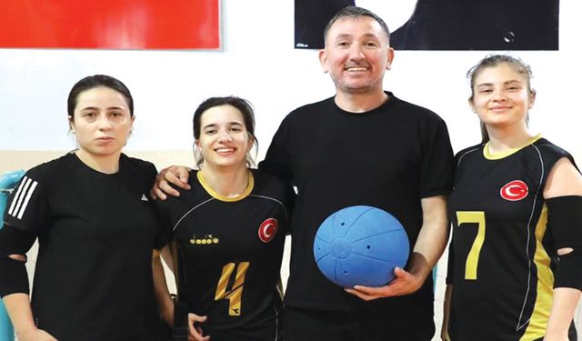 MİLLİ TAKIM BAŞ ANTRENÖRÜ OLDU