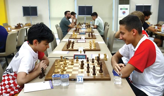 SATRANÇ USTALARI 1. LİG İÇİN HAMLE YAPTI