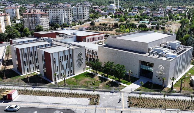 BÜYÜKŞEHİR BELEDİYESİ ENGELSİZ SPOR VE YAŞAM MERKEZİ HİZMETE AÇILDI