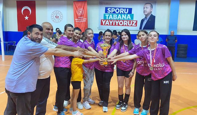EVİMİN SULTANLARI PARKEDE