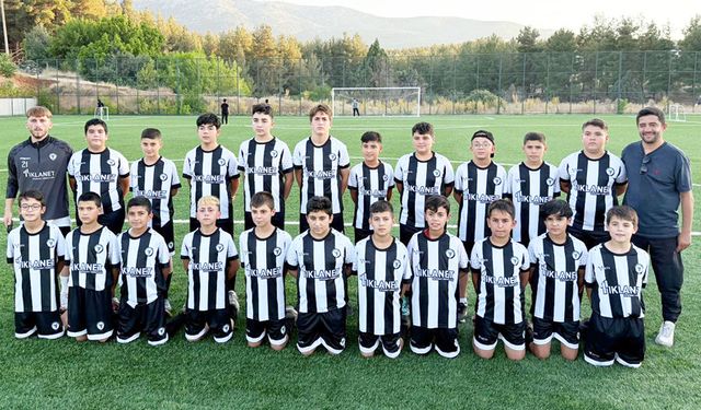 ÇAL BELEDİYESPOR YAZ FUTBOL OKULU AÇILDI