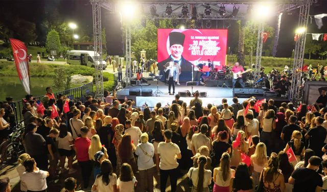 PAMUKKALE’DE 30 AĞUSTOS COŞKUSU