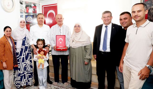 YERLİKAYA’DAN ŞEHİT EVİNE SÜRPRİZ ZİYARET