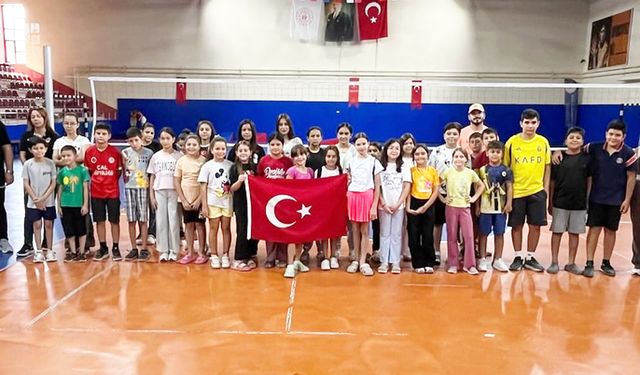 ZAFER AŞKINA YARIŞTILAR