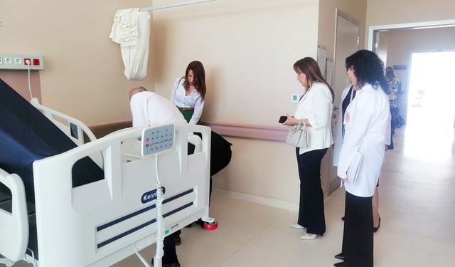 ÖZTÜRK, ANTALYA’DA HASTANE İNCELEDİ