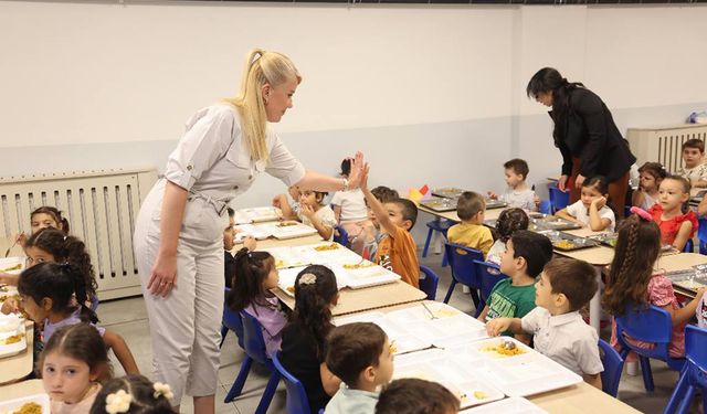 BAŞKAN DOĞAN MİNİKLERLE BULUŞTU