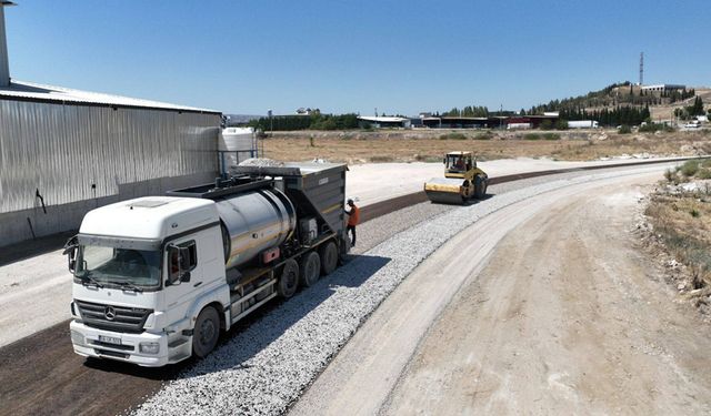 MERKEZEFENDİ’DE YOLLAR MODERN GÖRÜNÜME KAVUŞUYOR