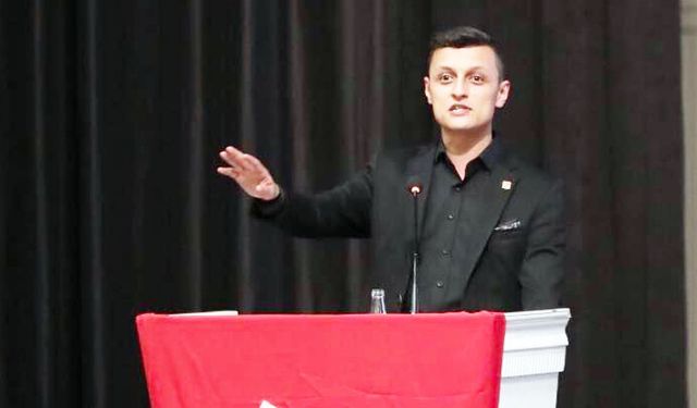 CHP GENÇLİK KOLALRI BAŞKANI İSTİFA ETTİ