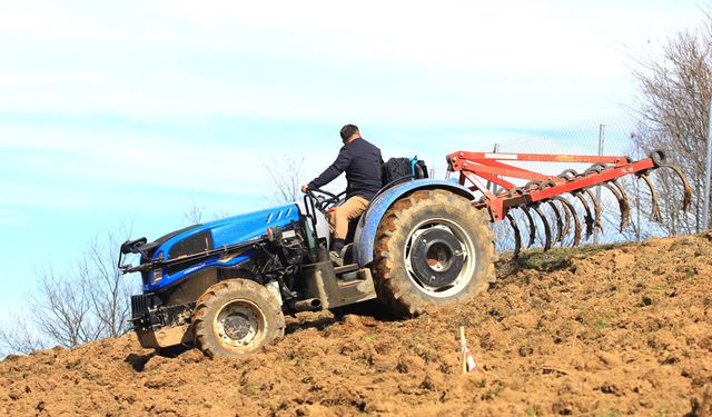 DENİZLİLİ ÇİFTÇİDE 65 BİN TRAKTÖR VAR