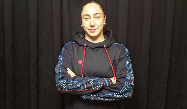 YÜZMEDE TÜRKİYE ŞAMPİYONU OLDU