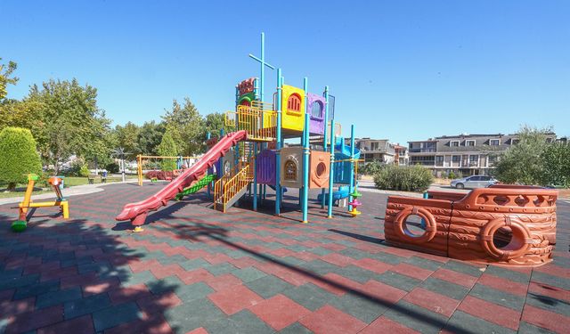 PAMUKKALE’DE PARKLAR YENİLENİYOR