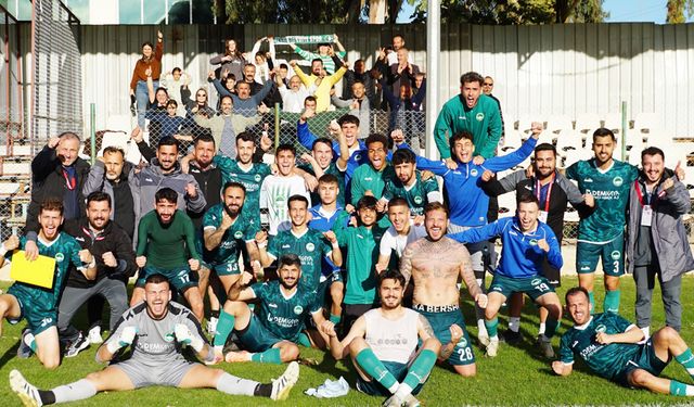 YEŞİL ÇİVRİL BELEDİYESPOR ZİRVEYE GÖZ KIRPIYOR