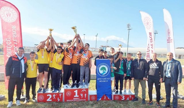 GENÇLER FIRTINA GİBİ