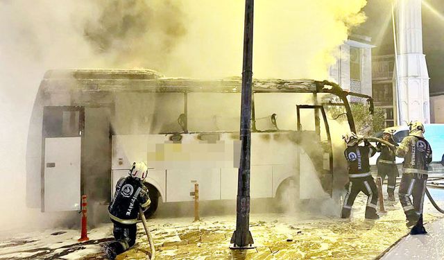 ARAÇ ALEV TOPUNA DÖNDÜ