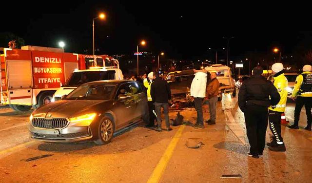 ZİNCİRLEME KAZADA 5 ARAÇ BİRBİRİNE GİRDİ