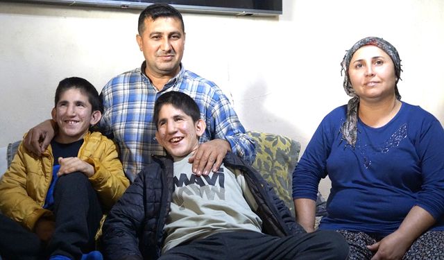 HAYATA GÜLÜMSÜYORLAR