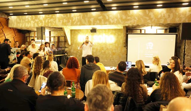 20. CADDE İZLEYİCİ İLE BULUŞTU