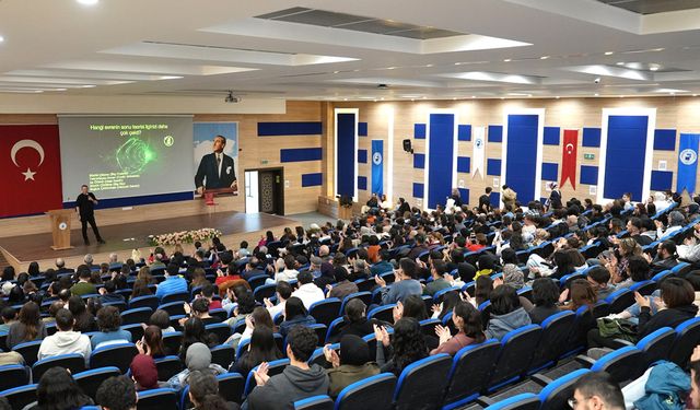 EVRENİN DERİNLİKLERİNE YOLCULUK