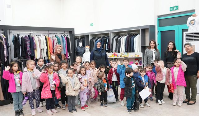 MİNİKLERDEN DAYANIŞMA DERSİ