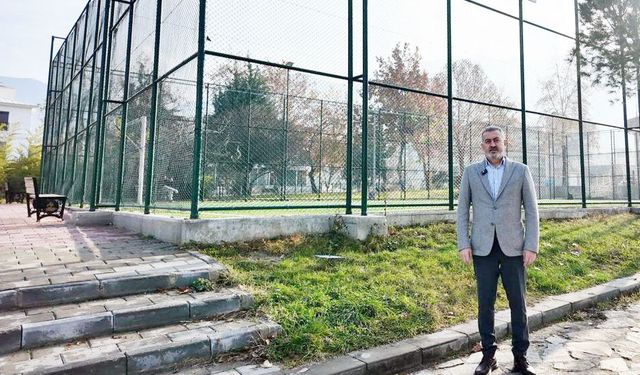 ÖZPEK’TEN, HALI SAHA TEPKİSİ: GENÇLER SPORDAN KOPARILIYOR