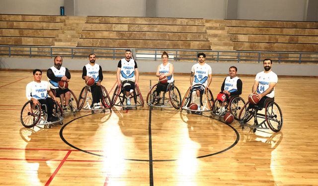 PAMUKKALE’NİN “ENGELSİZ YÜREKLERİ” ZİRVE TAKİBİNDE