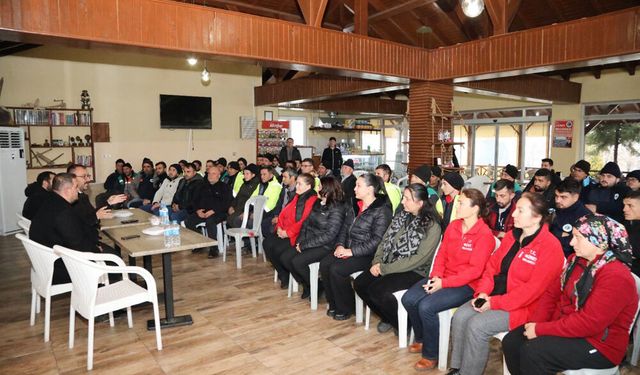 BAŞKAI ERAYDIN, YENİ YILA  PERSONELLERİYLE GİRDİ