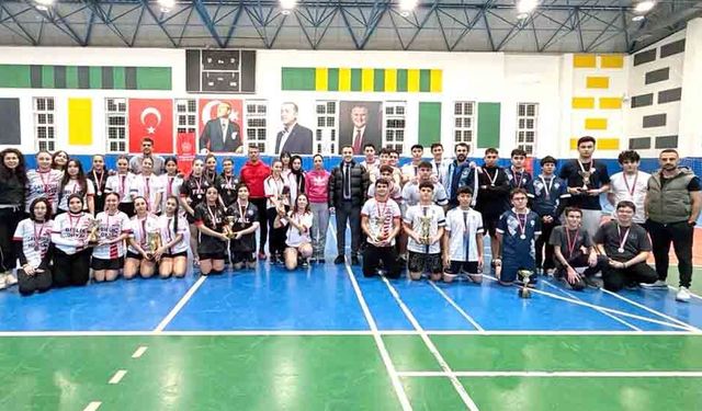 SPORCULAR ÖDÜLLERİNİ ALDI