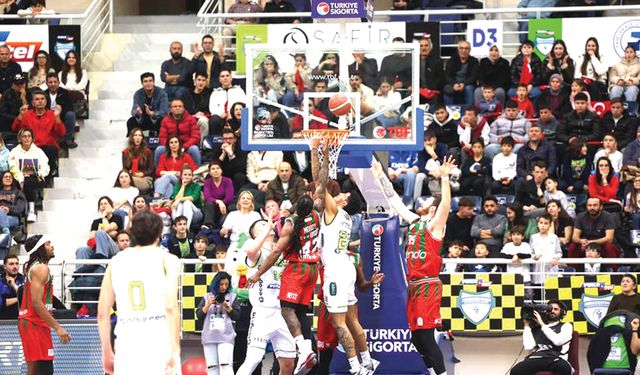 MERKEZEFENDİ BASKET EVİNDE KARŞIYAKA’YI DEVİRDİ