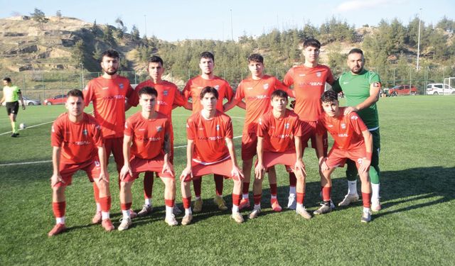 ŞEMİKLERSPOR ZORLANSA DA KAZANDI 2-1