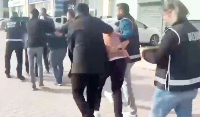 ÇALIŞANLARI KABLO DEVİNİ SOYDU