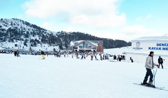 DENİZLİ KAYAK MERKEZİ KAPILARINI AÇTI