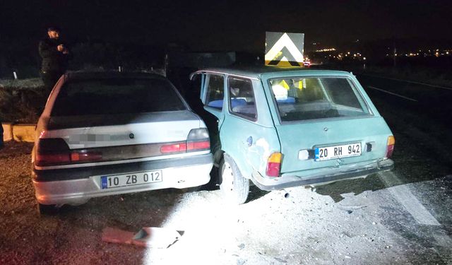 BULDAN’DA İKİ OTOMOBİL ÇARPIŞTI; 2 YARALI