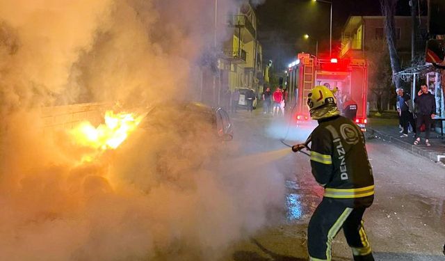 OTOMOBİL ALEVLERE TESLİM OLDU