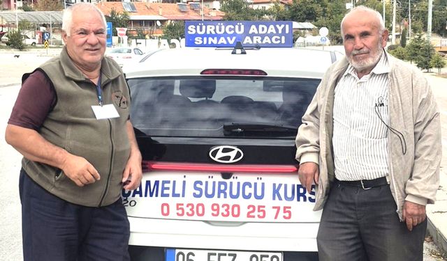 70 YAŞINDA HEM ARABA HEM MOTOSİKLET EHLİYETİ ALDI