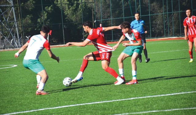 BEREKETLİSPOR İLE ŞEMİKLERSPOR YENİŞEMEDİ: 0-0
