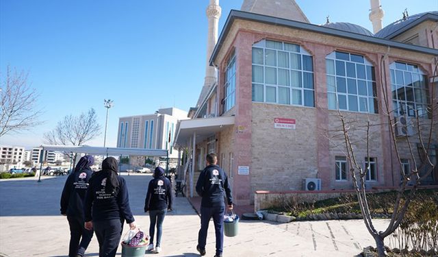 İBADETHANELER RAMAZAN’A HAZIRLANIYOR