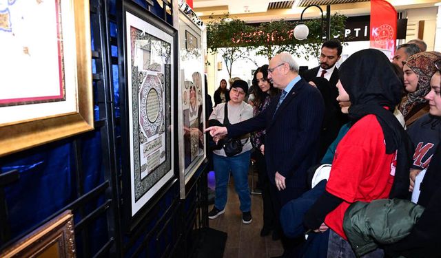 VALİ KÖŞGER, ESERLERE HAYRAN KALDI