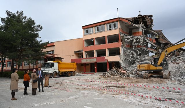 PAMUKKALE ATATÜRK MTAL’DA YIKIM ÇALIŞMALARI BAŞLADI