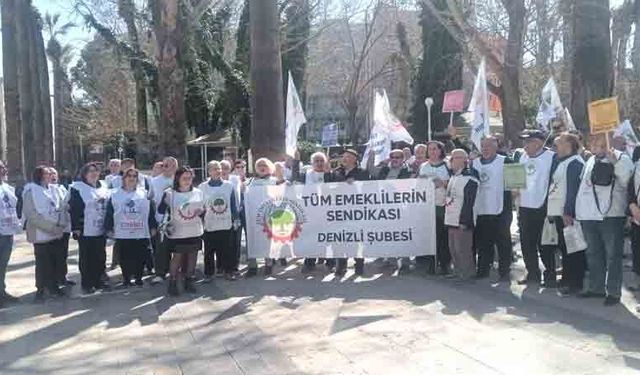 EMEKLİLER YİNE MEYDANLARA ÇIKTI, MEMUR KADAR MAAŞ İSTEDİ