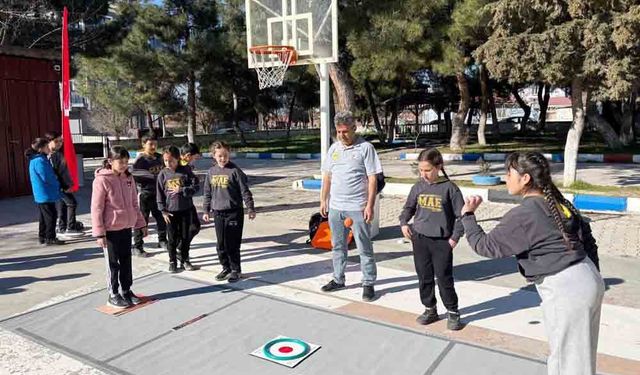 ÇARDAK’TA HEMSBALL HEYECANI