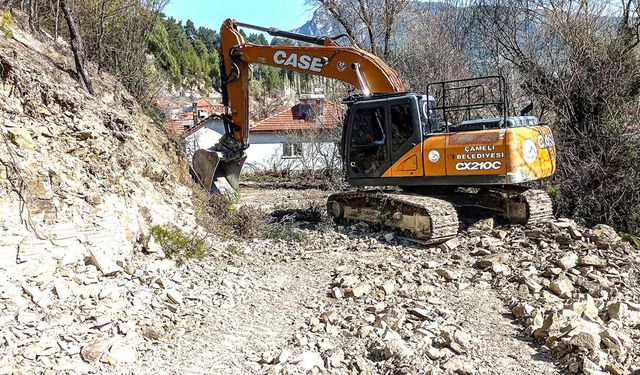 ENGELLİ VATANDAŞ İÇİN YOL YAPILIYOR