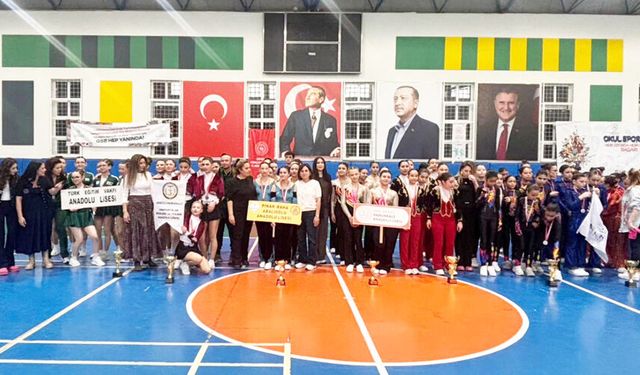 STEP AEROBİKÇİLER NEFESLERİ KESTİ