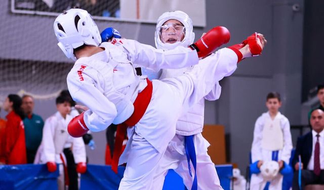 KARATENİN YILDIZLARI DENİZLİ’DE PARLADI