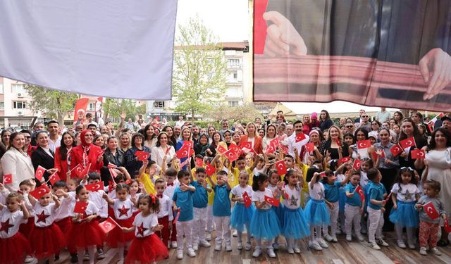 MİNİKLERDEN BÜYÜK KUTLAMA