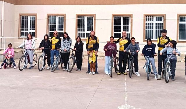 DENİZLİ'DE KÖY OKULLARINDA PEDALLAR YENİDEN DÖNÜYOR