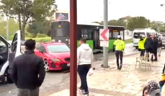 ZİNCİRLEME TRAFİK KAZASI: 4 YARALI