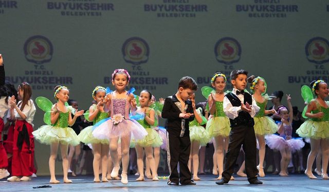 23 NİSAN COŞKUSU MİNİKLERLE BAŞLADI