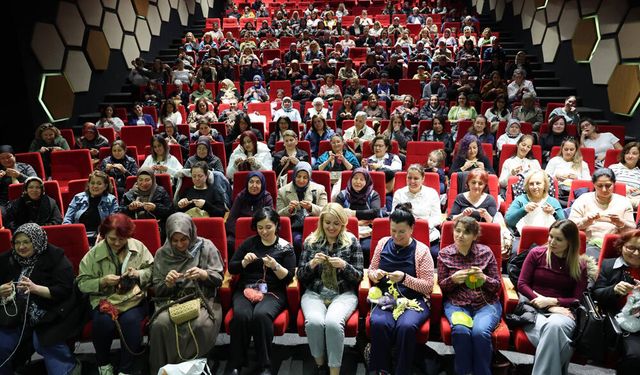 GELECEKLERİNİ ÖRECEKLER