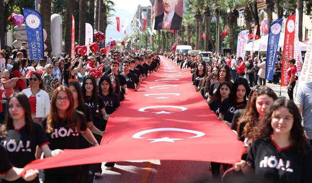 KURTULUŞ MEŞALESİ YENİDEN YANDI